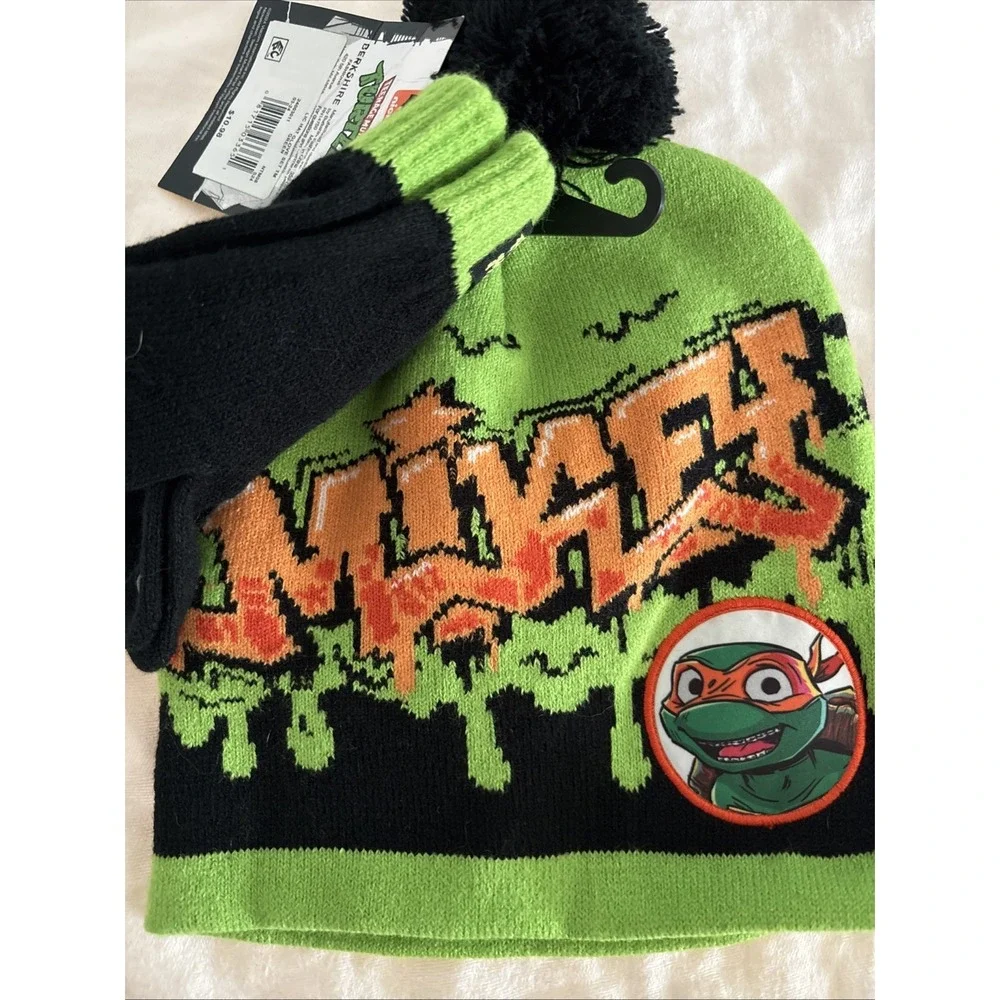 NWT.‎ Nickelodeon Ninja Turtles Brand New Hat, And Glove Set For Children.